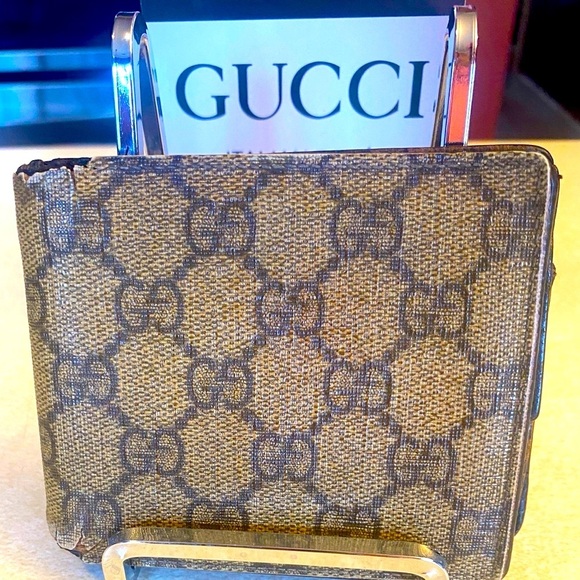 GUCCI Signature “GG” Monogram Wallet - Picture 1 of 13
